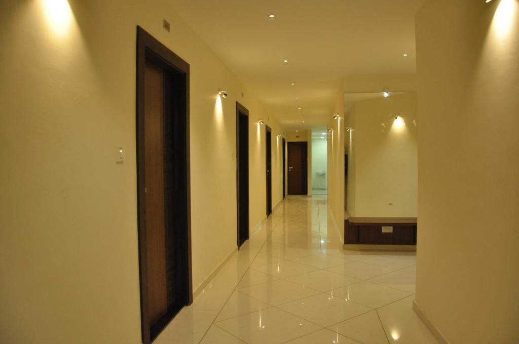 Shivdhara Hotel & Residence Rajkot Exterior photo
