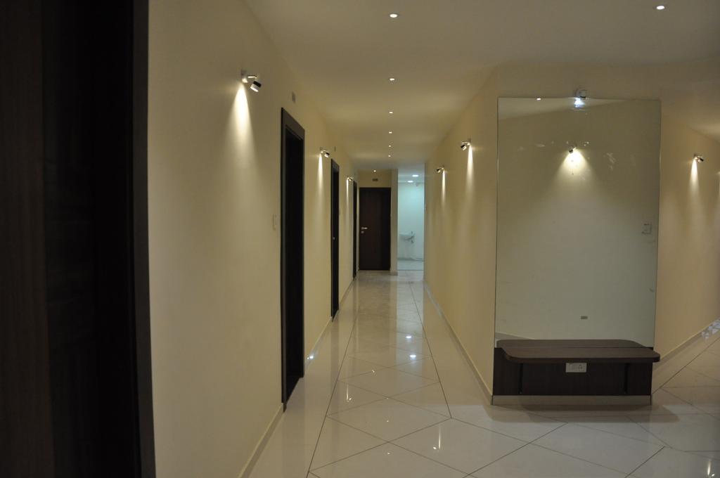 Shivdhara Hotel & Residence Rajkot Room photo